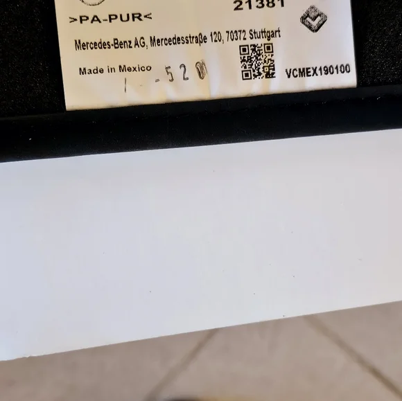 Mercedes carpeted floor mats - Picture 2 of 11